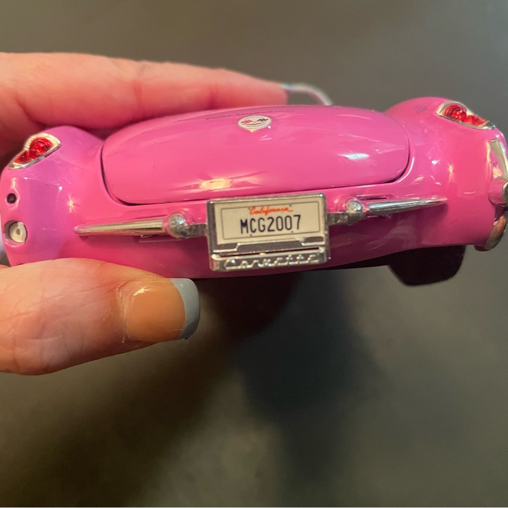 1957 Chevrolet Corvette Pink 1:18 Die Cast Car Maisto - Picture 11 of 12